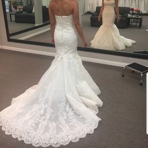 Enzoani Dakota Bridal Gown